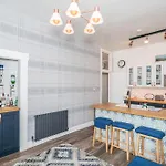 Pass The Keys Trendy Historic Flat Sleeps 4 To 6 Near Leith Shore エディンバラ