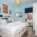 Pass The Keys Trendy Historic Flat Sleeps 4 To 6 Near Leith Shore *