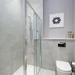 Modern George Street Sleeping 2 * Edinburgh