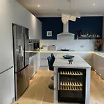 Ultra Stylish Furnished In * Edinburgh