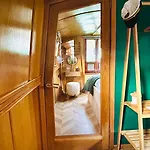 - Houseboats 爱丁堡