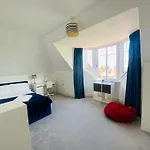 Villa Gorgeous Family 15 Mins From Centre *
