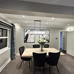 Dom wakacyjny Large Modern Family In Murrayfield - Very Close To Centre - 10 Mins By Direct Bus - Private Driveway & Garden *
