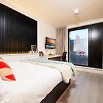 Lejlighed Joivy At Iona Street - Adults Only *
