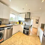 3 Bed House With 6 Beds By Sensational