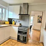 Διαμέρισμα 3 Bed House With 6 Beds By Sensational *