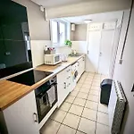 Cosy 2-bedroom House In Leith *