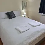 Arthur St Apartment *