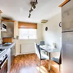 Guestready - 3bdr W/ Private Parking Διαμέρισμα