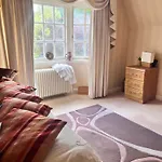 Проживание в семье Private In Charming Detached House In Newington Эдинбург