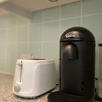 Charming 1 Bedroom Apartman