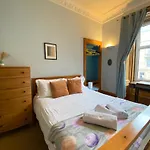 Charming 1 Bedroom Apartman