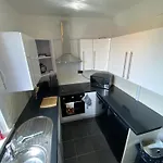 Edinburgh City Centre & Airport 2 Bedroom Apartment * Εδιμβούργο