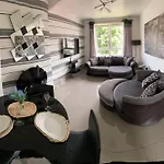 Apartment Edinburgh City Centre & Airport 2 Bedroom Apartment Edinburgh