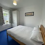 2 Bedrooms In Near Center Daire *