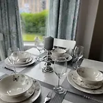 2 Bedrooms In Near Center Lejlighed Edinburgh