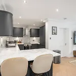 Modern 2 Bed إدنبرة