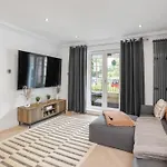 Modern 2 Bed