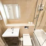Spacious 2 Bedroom In The Heart Of New Town *