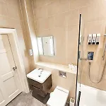 Spacious 2 Bedroom In The Heart Of New Town Edinburgh
