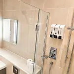Spacious 2 Bedroom In The Heart Of New Town Apartment