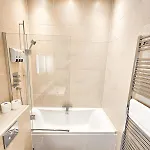 Apartment Spacious 2 Bedroom In The Heart Of New Town *