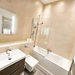 Spacious 2 Bedroom In The Heart Of New Town Edinburgh