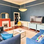 Spacious 2 Bedroom In The Heart Of New Town *