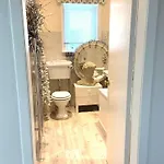Wonderwall - Huge Garden In Luxury House - Free Parking