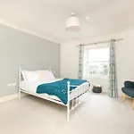 Joivy Exclusive House With Free Parking
