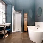 Joivy Exclusive House With Free Parking