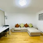 Close To Holyrood And Arthur Seat, Beautiful Scenic Views *