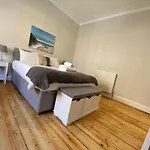 Gorgeous 2 Bed, * Edinburg