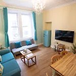 Apartment Stylish In 5 Beds 3 Bedrooms