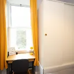 Stylish In 5 Beds 3 Bedrooms *
