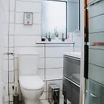 Large Bedroom, Close To Airport And Centre Alloggio in famiglia *