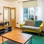 Large Bedroom, Close To Airport And Centre Alloggio in famiglia Edimburgo