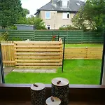 Large Bedroom, Close To Airport And Centre *