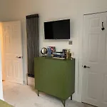 Cosy Apartment, Free Street Parking * Edinburgh
