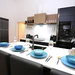 Cosy Apartment, Free Street Parking