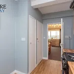 Stunning 3 Bedroom Apartamento