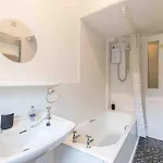 Spacious 3 Bed In Marchmont Апартаменты