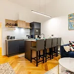 Cosy Apartment, Free Street Parking * Edinburgh