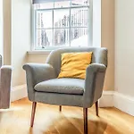 Large 3 Bed 3 Bath - New Town *