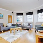 דירה Large 3 Bed 3 Bath - New Town אדינבורו