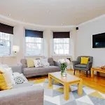 דירה Large 3 Bed 3 Bath - New Town *