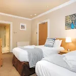 Large 3 Bed 3 Bath - New Town אדינבורו