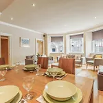דירה Large 3 Bed 3 Bath - New Town *