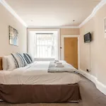דירה Large 3 Bed 3 Bath - New Town