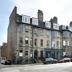 Large 3 Bed 3 Bath - New Town